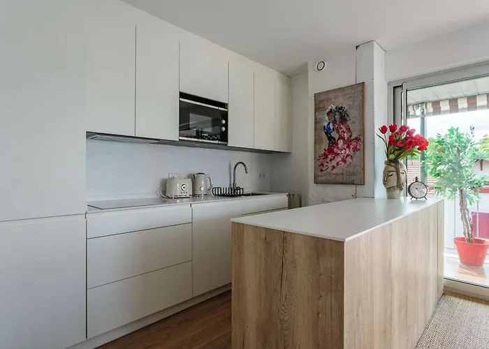 Moderne En Centre-ville Avec Balcon Et Parking A 400m De La - Fr-1-4-693 アパート *